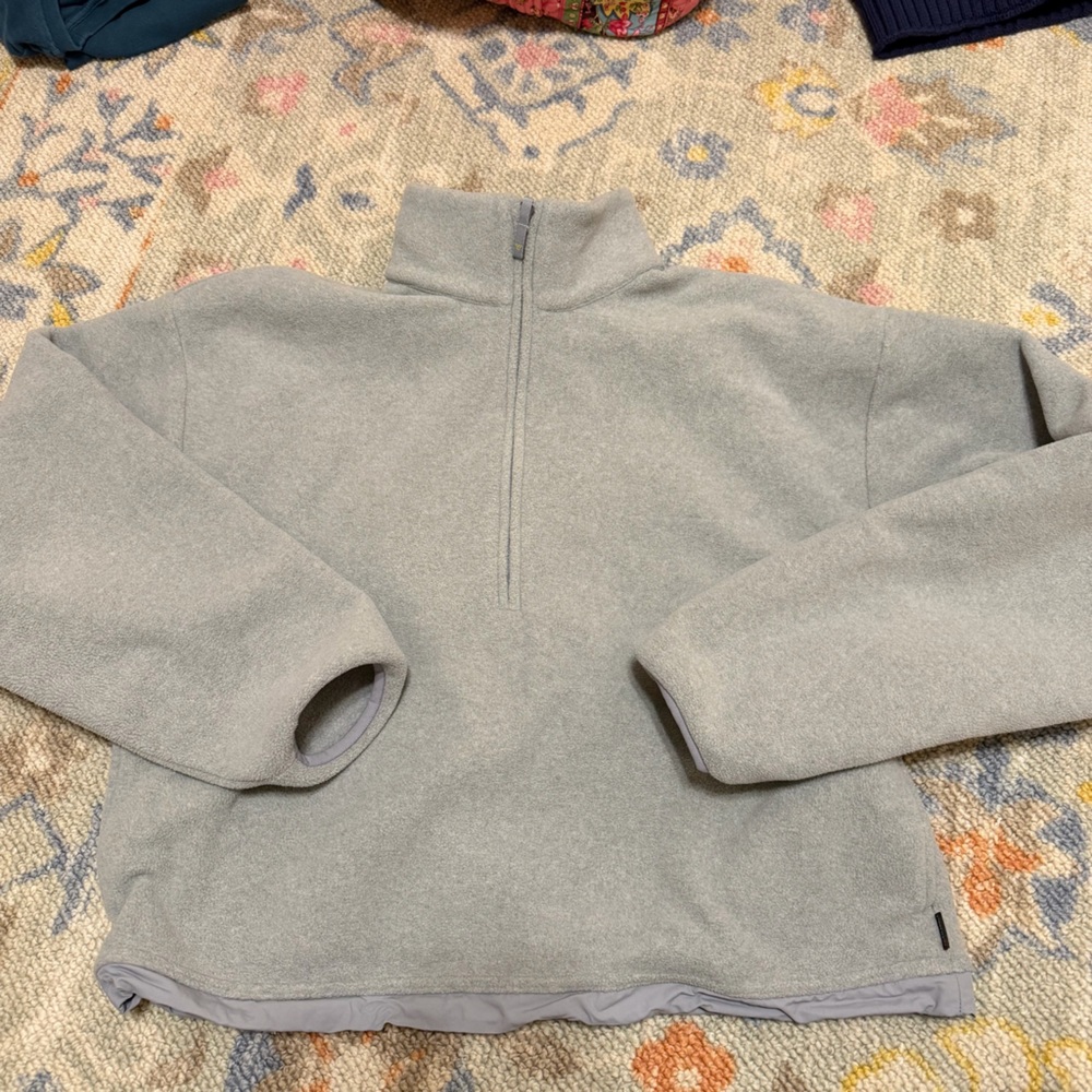 Aritzia Golden Polartec® 200 1/4 Zip Sweater Heather Chrome Gray - Picture 5 of 9
